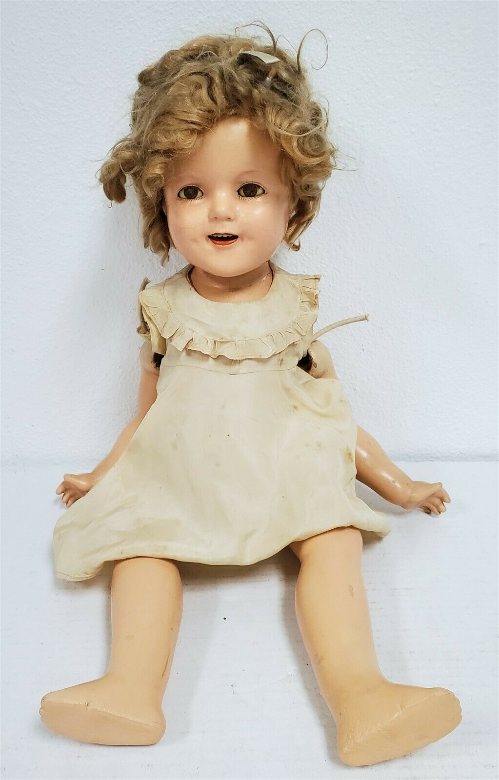 E110 Vintage 1930/40's Ideal Composition Shirley Temple 21-22" Doll